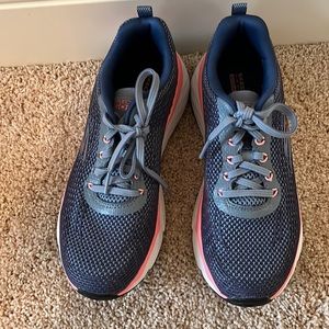 Sketchers shoes size 8